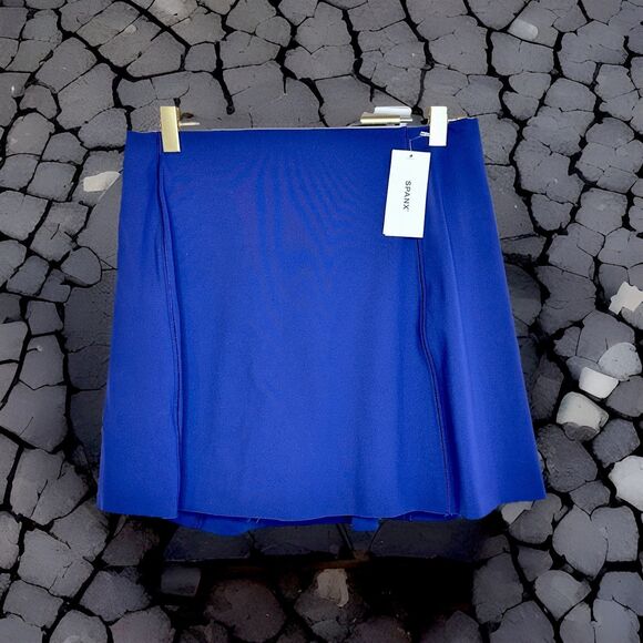 SPANX Get Moving Skort 14" in Lapis Blue Navy TENNIS PICKELBALL Medium NEW $110 - Picture 1 of 5